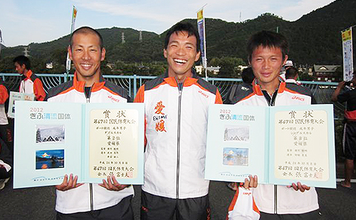 準優勝を果たした井出選手（写真左）と武田選手（写真中央）、8位入賞となった別府選手（写真右）