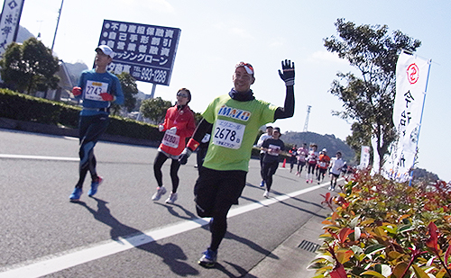 まだまだ余裕。愛媛マラソン3回目出場のボート部・井出主将（10km地点で）