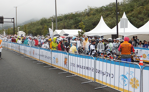 スタート地点に並ぶ参加者1