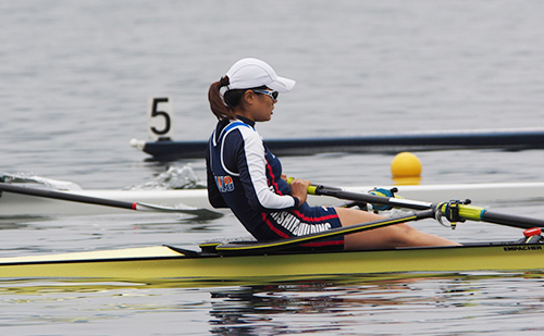 荒波とブランクを跳ね除け、見事な快漕を見せる杉原選手（成年女子シングルスカル）