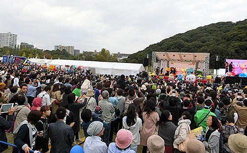 会場には2日間で51000人余の人が詰め掛けた