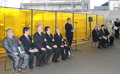 今治地域造船技術センター議長として挨拶をする瀬野工場長